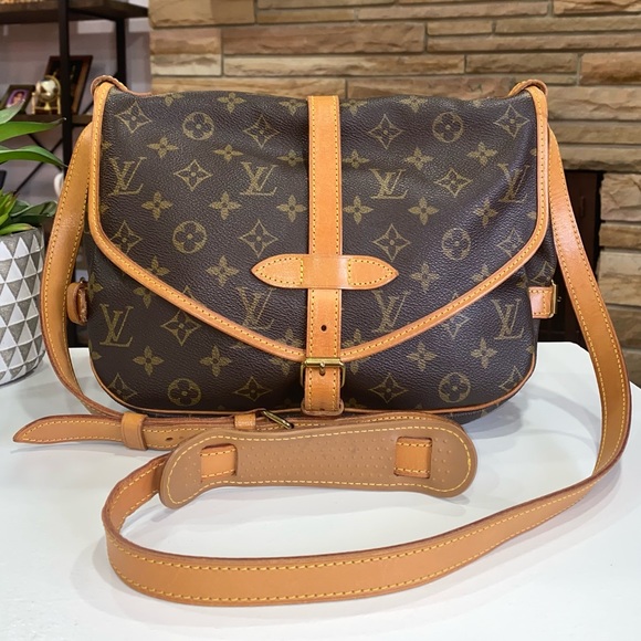 Louis Vuitton Handbags - ❤️authentic saumur 30